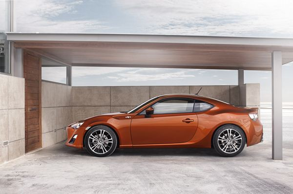 Le coupé sport 2 plus 2 Toyota GT86 commercialisé à 29 900 euros