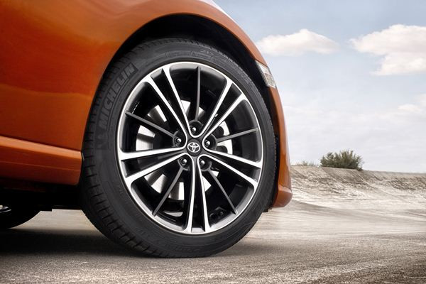 Le coupé sport 2 plus 2 Toyota GT86 commercialisé à 29 900 euros