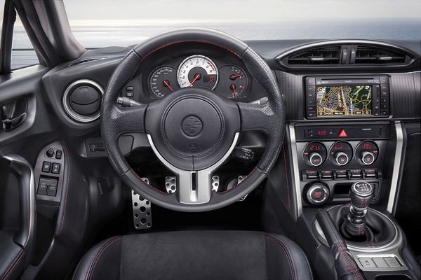 Le coupé sport 2 plus 2 Toyota GT86 commercialisé à 29 900 euros