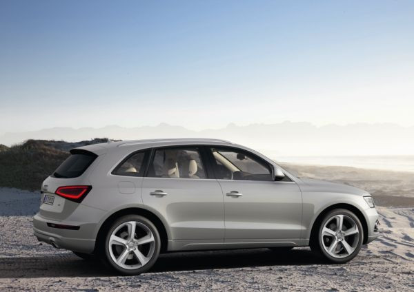 L’Audi Q5 s’offre un design dynamisé et six nouveaux moteurs