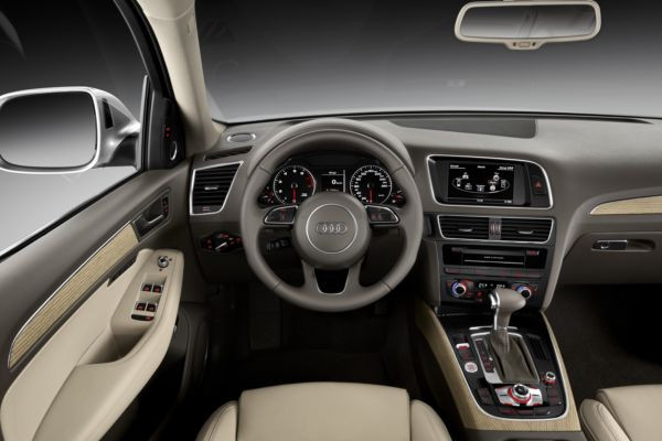 L’Audi Q5 s’offre un design dynamisé et six nouveaux moteurs