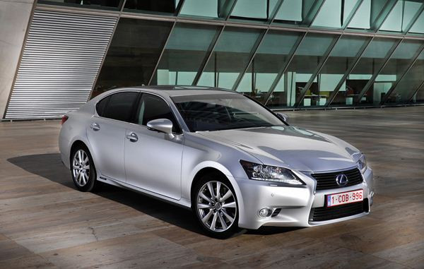 Lexus lance la nouvelle berline GS 450h hybride