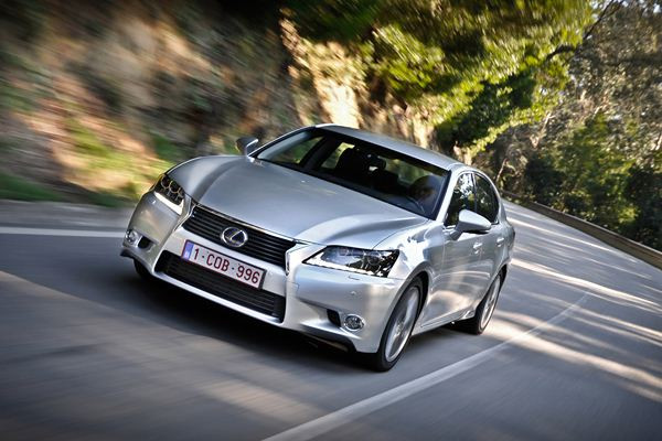 Lexus lance la nouvelle berline GS 450h hybride