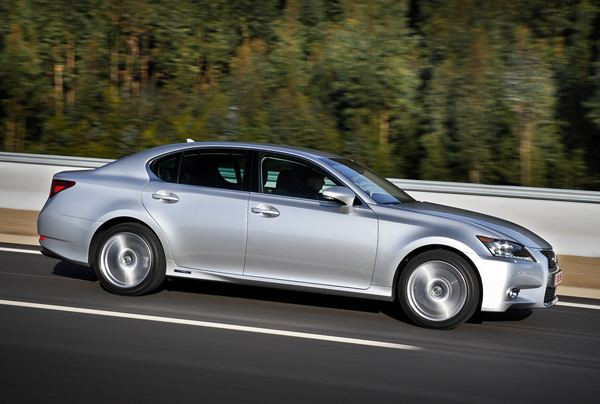 Lexus lance la nouvelle berline GS 450h hybride
