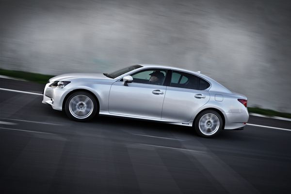 Lexus lance la nouvelle berline GS 450h hybride