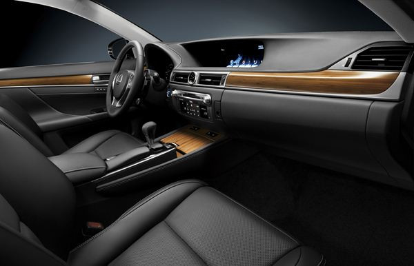 Lexus lance la nouvelle berline GS 450h hybride