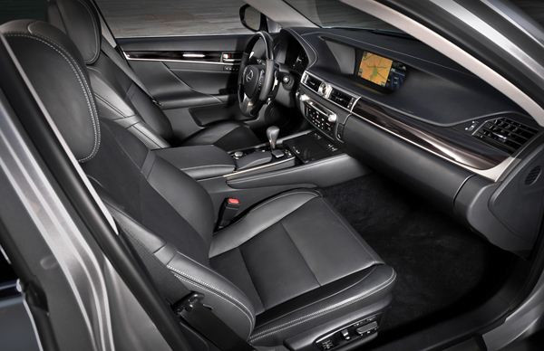 Lexus lance la nouvelle berline GS 450h hybride