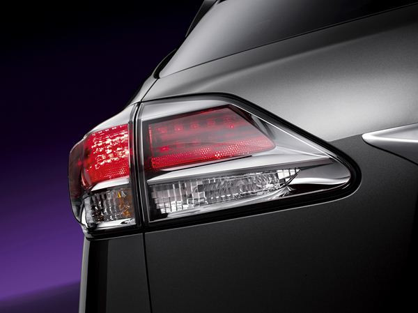 Le Lexus RX 450h Full Hybrid s'offre un léger restyling