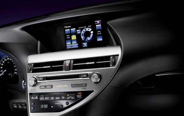 Le Lexus RX 450h Full Hybrid s'offre un léger restyling