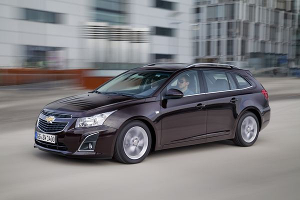 Le break Chevrolet Cruze SW commercialisé à partir de 17 800 euros