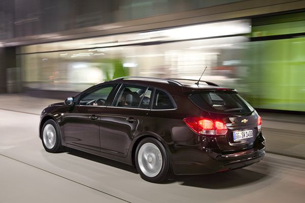 Le break Chevrolet Cruze SW commercialisé à partir de 17 800 euros