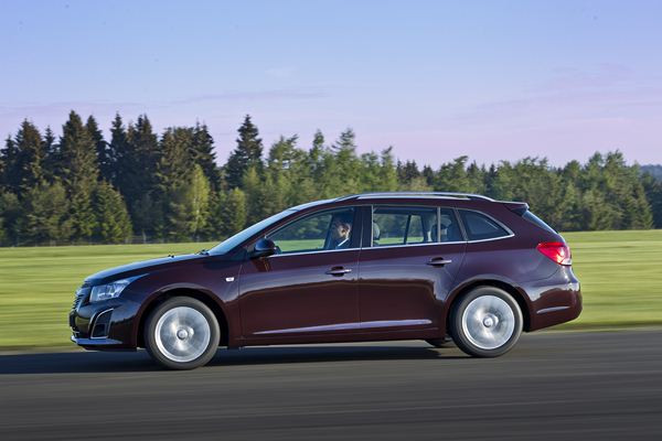 Le break Chevrolet Cruze SW commercialisé à partir de 17 800 euros