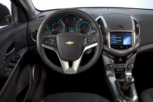 Le break Chevrolet Cruze SW commercialisé à partir de 17 800 euros
