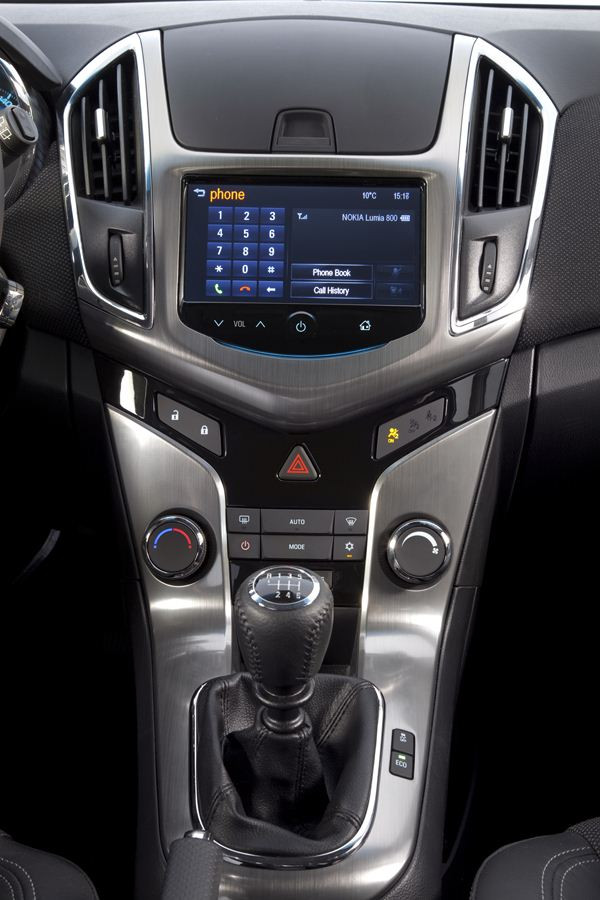 Le break Chevrolet Cruze SW commercialisé à partir de 17 800 euros