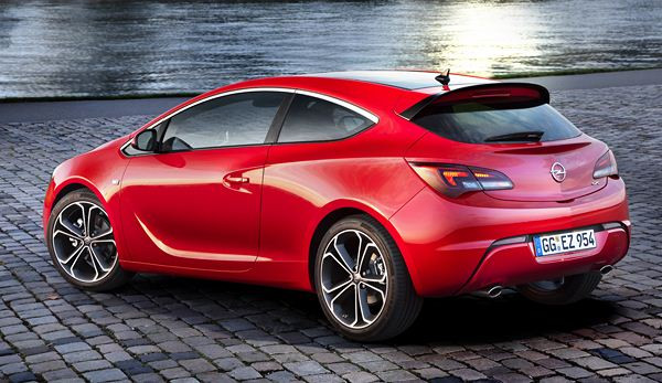 L'Opel Astra s'offre quelques retouches extérieures
