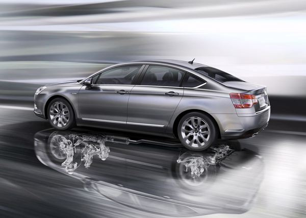 La Citroën C5 s'offre quelques évolutions stylistiques et technologiques