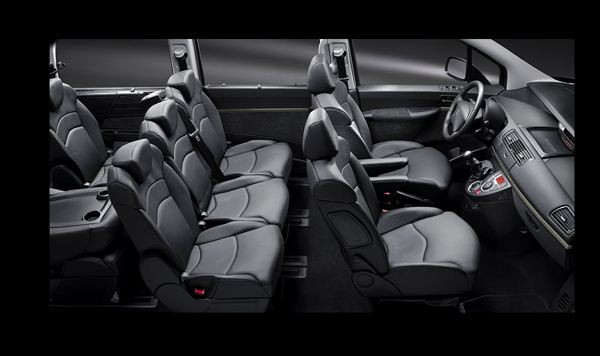 Le Citroën C8 s'offre quelques retouches de style