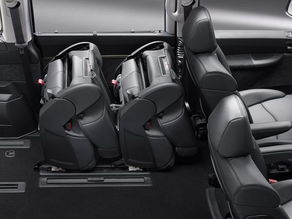Le Citroën C8 s'offre quelques retouches de style