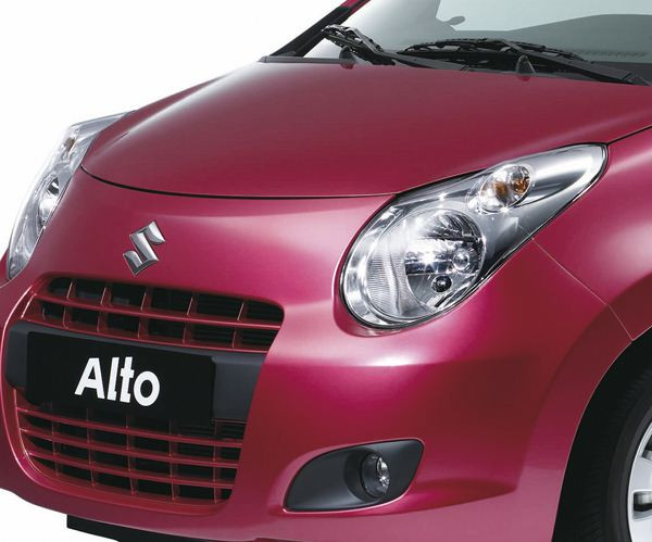 La petite citadine Suzuki Alto s'offre un léger rafraîchissement estival