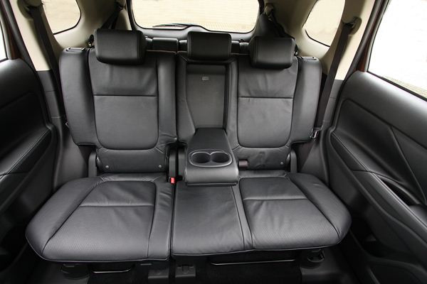 Une nouvelle génération du Mitsubishi Outlander dotée des derniers dispositifs d'aide à la conduite