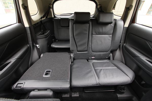 Une nouvelle génération du Mitsubishi Outlander dotée des derniers dispositifs d'aide à la conduite