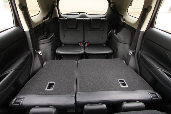 Une nouvelle génération du Mitsubishi Outlander dotée des derniers dispositifs d'aide à la conduite