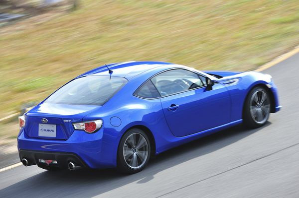 Un coupé sport Subaru à propulsion arrière et moteur Boxer à plat de 200 ch