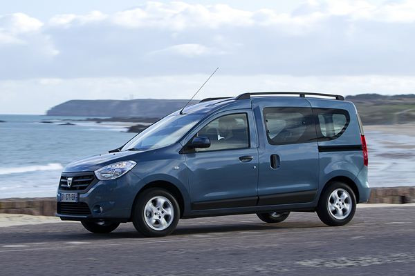 Le combispace cinq places Dacia Dokker commercialisé à partir de 9 400 euros