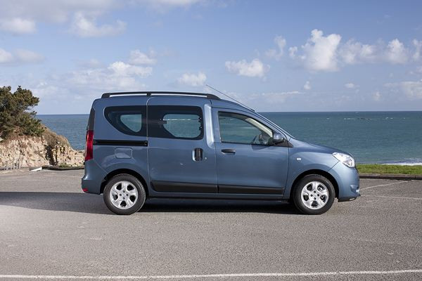 Le combispace cinq places Dacia Dokker commercialisé à partir de 9 400 euros