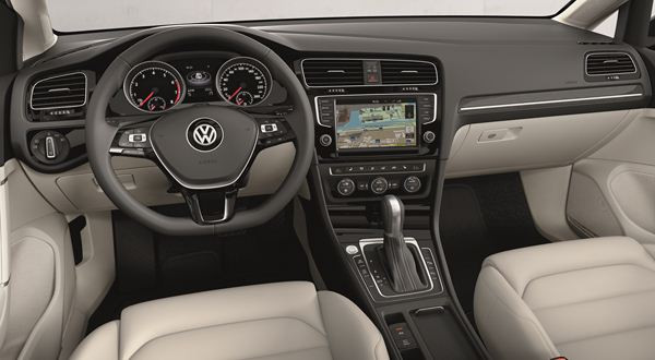 La nouvelle Volkswagen Golf cinq portes commercialisée à partir de 18 580 euros