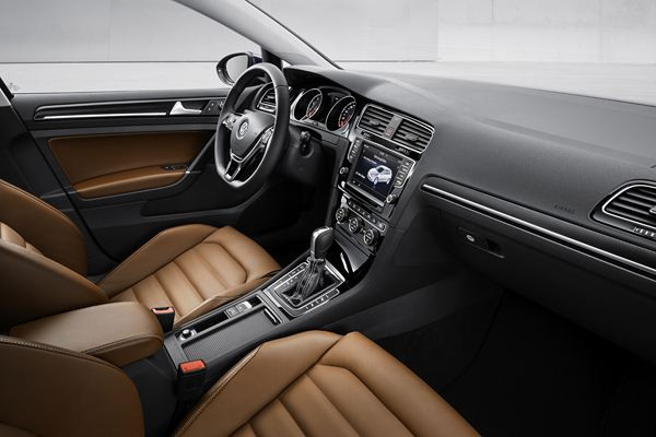 La nouvelle Volkswagen Golf cinq portes commercialisée à partir de 18 580 euros