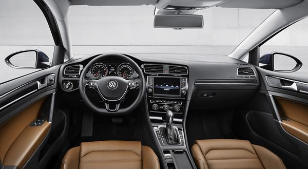 La nouvelle Volkswagen Golf cinq portes commercialisée à partir de 18 580 euros