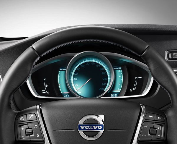 Volvo lance le nouveau crossover tout-chemin V40 Cross Country