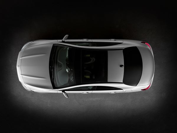 Un nouveau coupé quatre portes Mercedes Classe CLA sur les traces du CLS