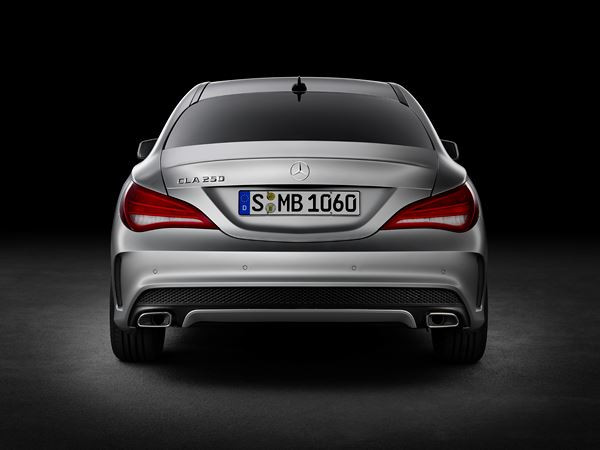Un nouveau coupé quatre portes Mercedes Classe CLA sur les traces du CLS
