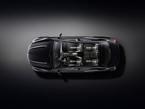 Un nouveau coupé quatre portes Mercedes Classe CLA sur les traces du CLS