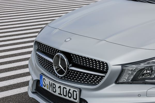 Un nouveau coupé quatre portes Mercedes Classe CLA sur les traces du CLS