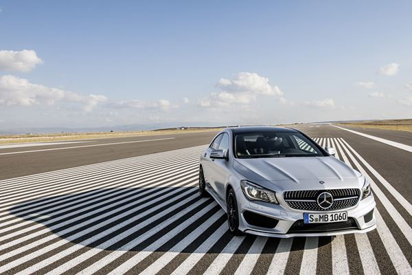 Un nouveau coupé quatre portes Mercedes Classe CLA sur les traces du CLS