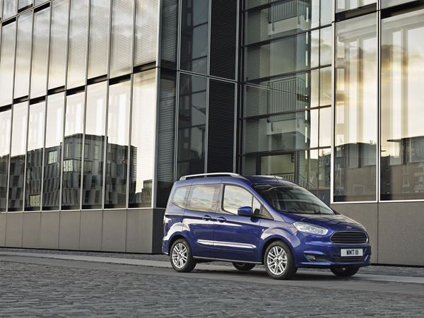 Le nouveau petit ludospace Ford Tourneo Courier proposé à partir de 15 390 euros