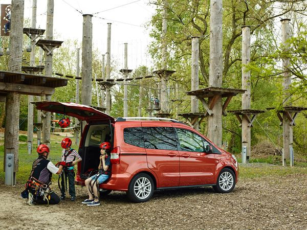 Le nouveau petit ludospace Ford Tourneo Courier proposé à partir de 15 390 euros