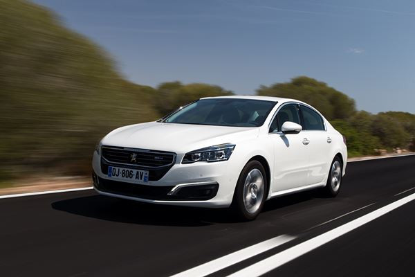 La nouvelle Peugeot 508 inaugure la nouvelle calandre de la marque Peugeot