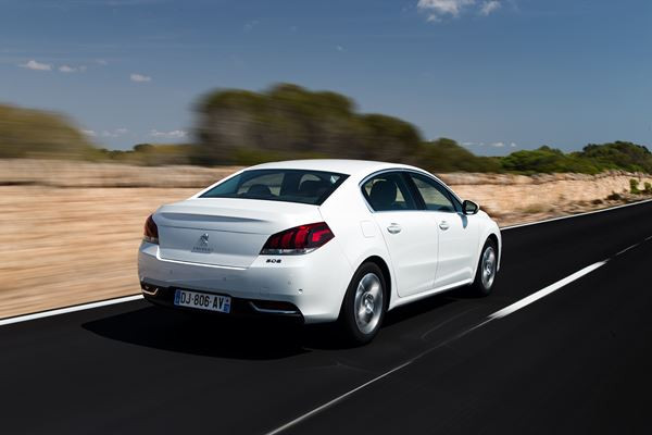 La nouvelle Peugeot 508 inaugure la nouvelle calandre de la marque Peugeot