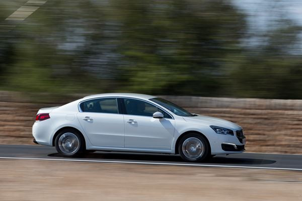 La nouvelle Peugeot 508 inaugure la nouvelle calandre de la marque Peugeot