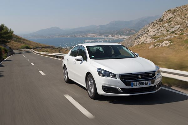 La nouvelle Peugeot 508 inaugure la nouvelle calandre de la marque Peugeot