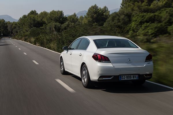 La nouvelle Peugeot 508 inaugure la nouvelle calandre de la marque Peugeot