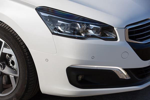 La nouvelle Peugeot 508 inaugure la nouvelle calandre de la marque Peugeot