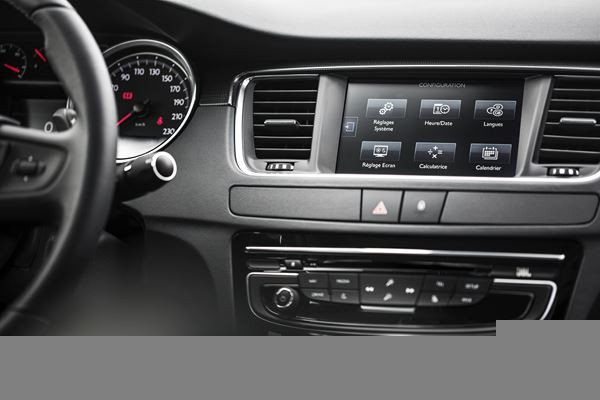 La nouvelle Peugeot 508 inaugure la nouvelle calandre de la marque Peugeot