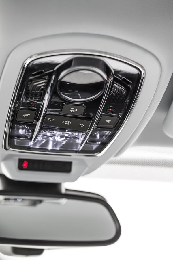 La nouvelle Peugeot 508 inaugure la nouvelle calandre de la marque Peugeot