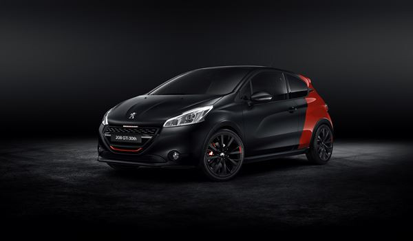La Peugeot 208 GTi 30th affiche son tempérament sportif