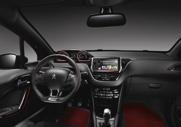 La Peugeot 208 GTi 30th affiche son tempérament sportif